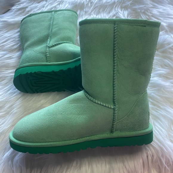 GREEN UGG boots - Picture 9 of 10
